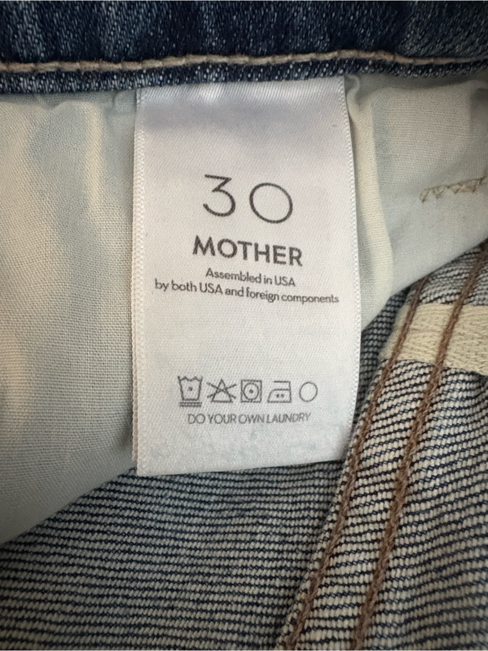 MOTHER denim Jeans
Brand new!
The Hustler Roller Ankle